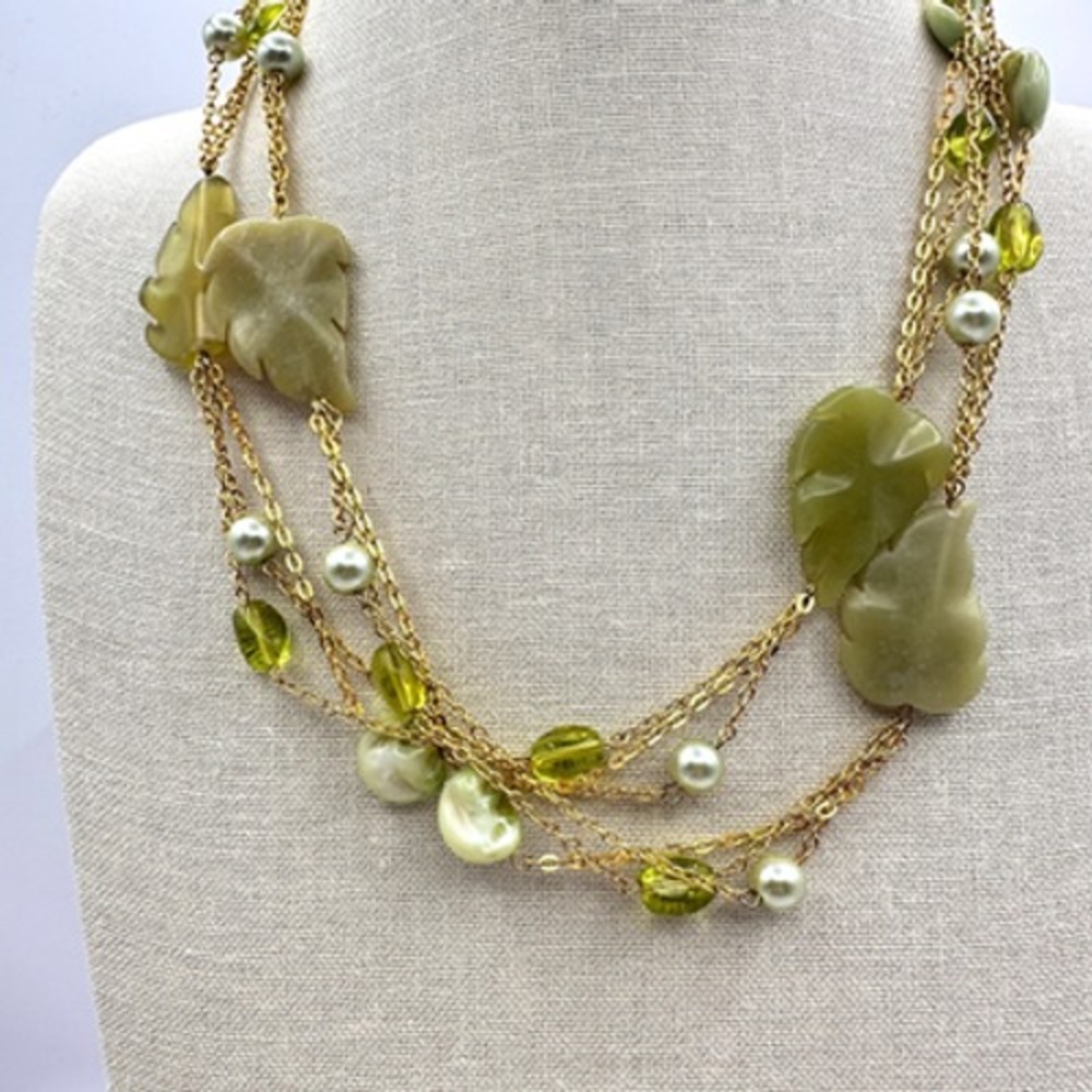 Vintage Y2K Multi-Strand Gold Tone Necklace Green Jade Leaf Pearl Beaded Jewelry
